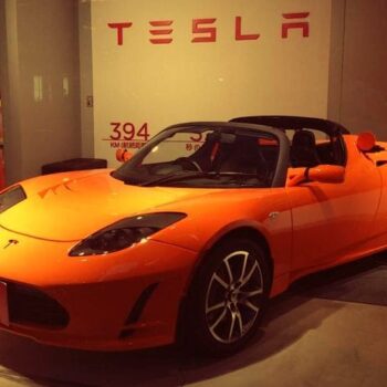 Heeft Tesla het alleenrecht op persoonlijke data van rijders?
