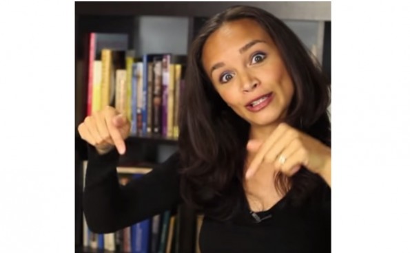 Pelpina-wijst-naar-comments