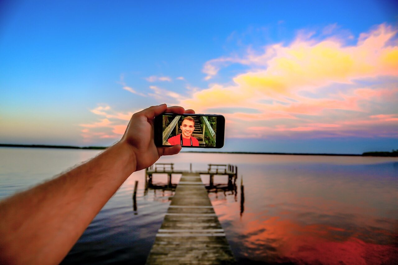 Perfectly imperfect: waarom het échte leven terug is op social media