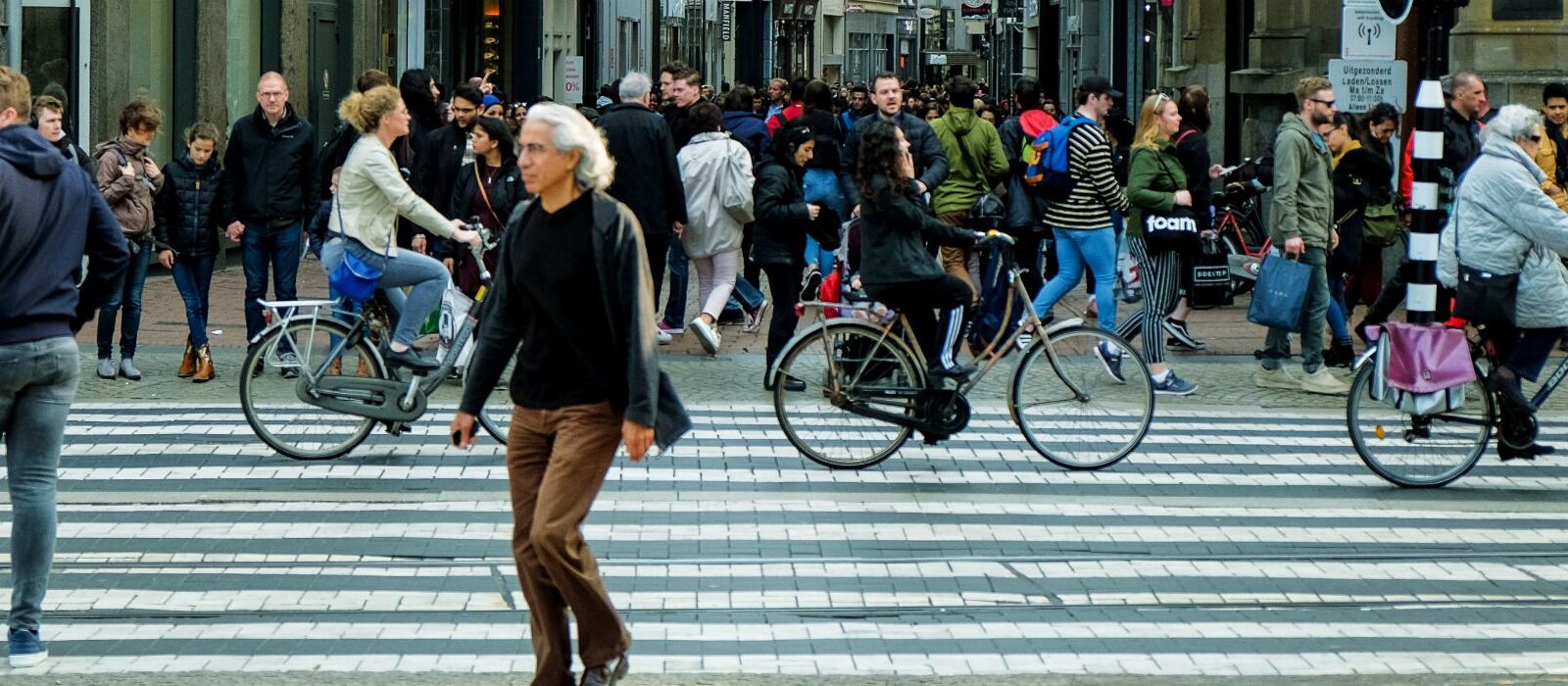 Weg met wantrouwen, de meeste mensen deugen