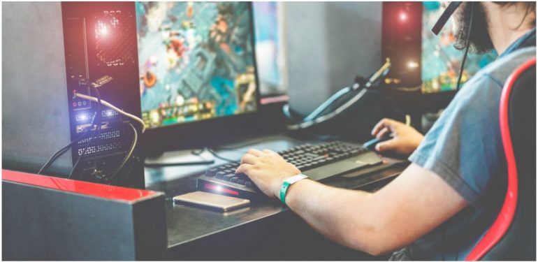 Een streamer aan het werk.