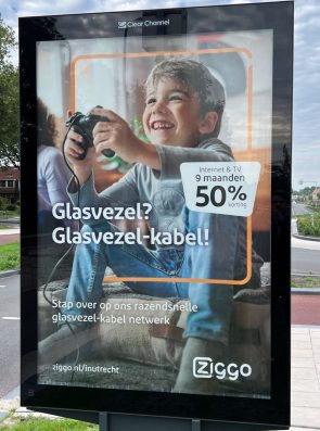 poster Ziggo, gaze cueing verkeerd toegepast
